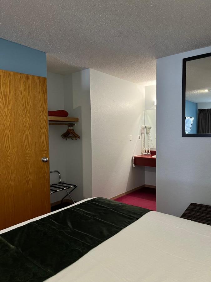 Pictured Rocks Inn And Suites Munising Ngoại thất bức ảnh