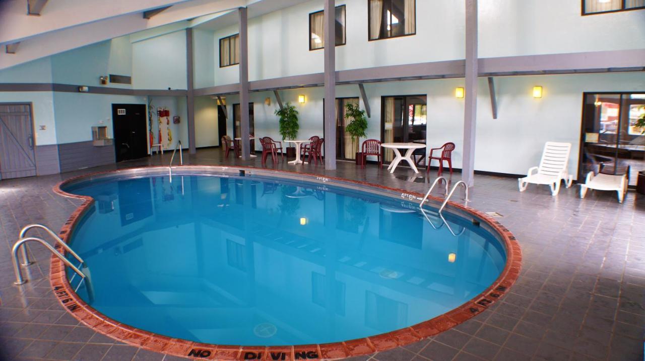 Pictured Rocks Inn And Suites Munising Ngoại thất bức ảnh